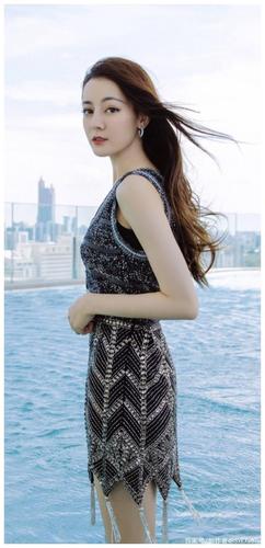 柳岩比基尼,王李丹妮 柳岩比基尼,王李丹妮