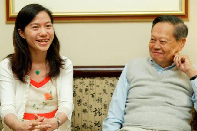 翁帆第一任丈夫是谁，杨振宁:简历(杨振宁的现任妻子翁帆怎么认识的)