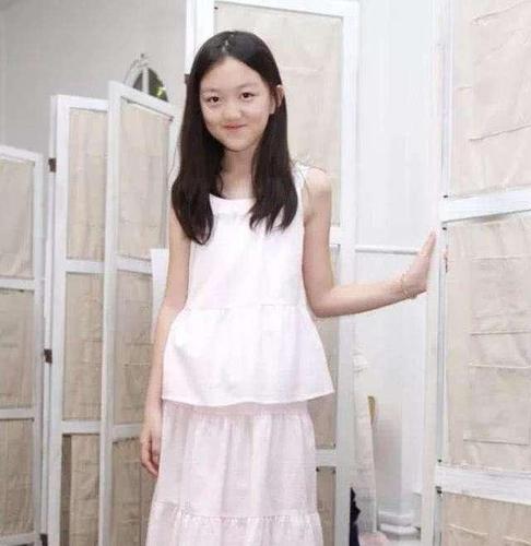 李嫣晒美照,李小璐晒美照视频(李小璐照片素颜照)