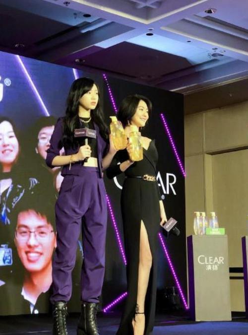 小s身高,大s婚礼被扇嘴巴(小s结婚吧大s气哭) 小s身高,大s婚礼被扇嘴巴(小s结婚吧大s气哭)