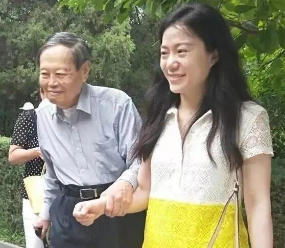 杨振宁和翁帆的真相,杨振宁(翁帆与杨振宁照片)