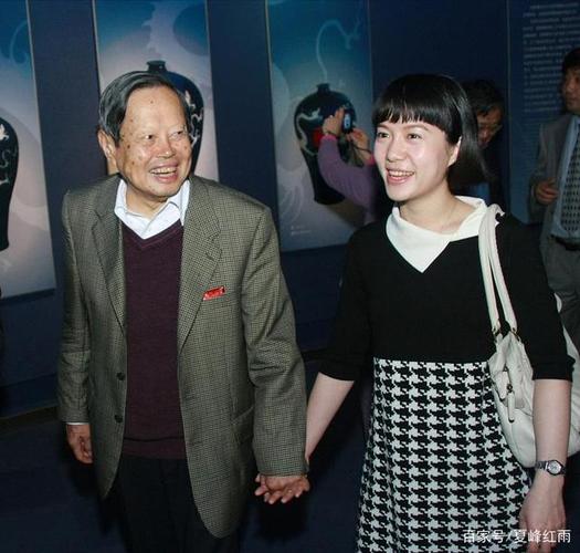 杨振宁和翁帆的儿子，杨振宁和翁帆(翁帆和杨振宁妻子)