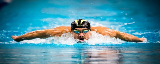 游泳最常见的方式(最容易的游泳方法是什么?)