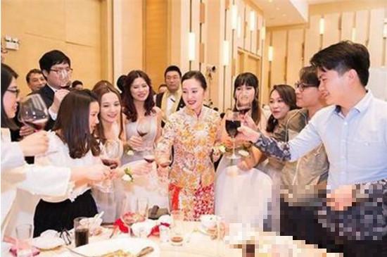 一般新人敬酒不能超过几分钟(新人敬酒需要敬一轮吗)