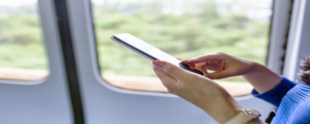 用手机买火车票的方法(手机买火车票怎么用)