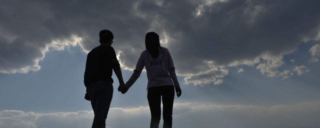 有关爱情生活的点滴记录(爱情存在于生活中的点点滴滴)