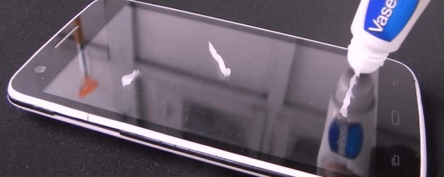 处理手机划痕方法(怎样处理手机划痕)