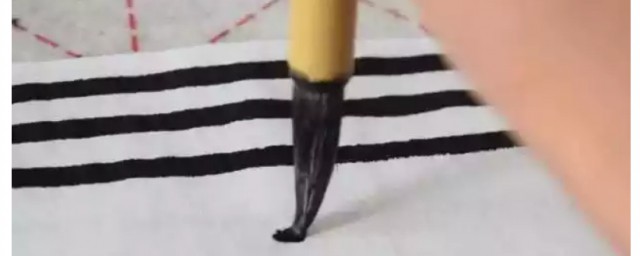 书法中的捻管是怎么做(书法中捻管起什么作用)