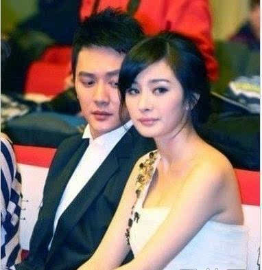 杨幂和冯绍峰结婚照,冯绍峰赵丽颖(冯绍峰和杨幂结过婚吗)
