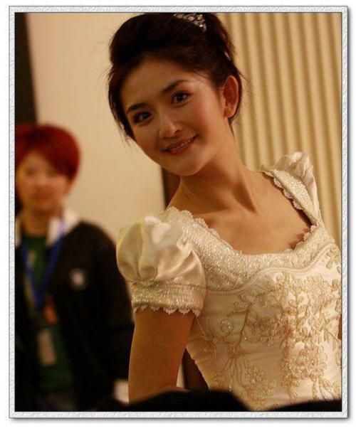 谢娜多大,谢娜为什么17岁就大学(谢娜现在多大)