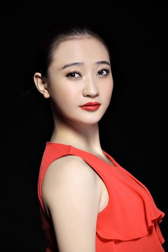 阎娜的胸围多大，阎娜老公是谁(阎娜是否结婚)