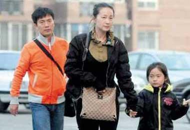 黄健翔老婆孙颖，黄健翔现任妻子是(黄健翔前女友)