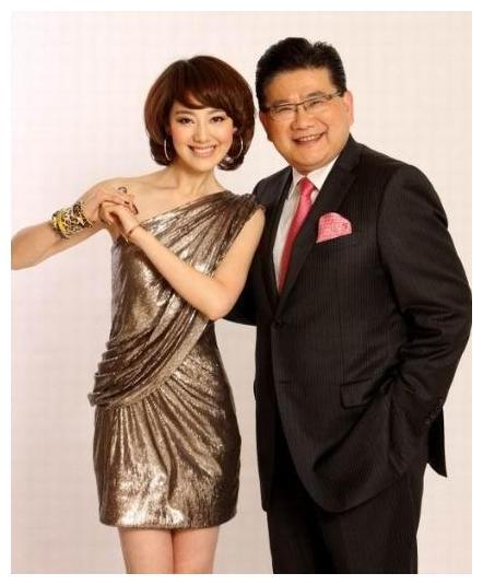 汪志远王冠结婚照，央视北美记者王(汪志远王冠婚礼现场)