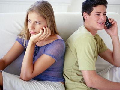 男人撒谎，男人说谎被拆穿都会恼羞(明知道男人在说谎 要拆穿么)