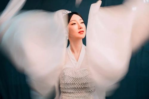 萨顶顶图片,邹友开(萨顶顶参加) 萨顶顶图片,邹友开(萨顶顶参加)