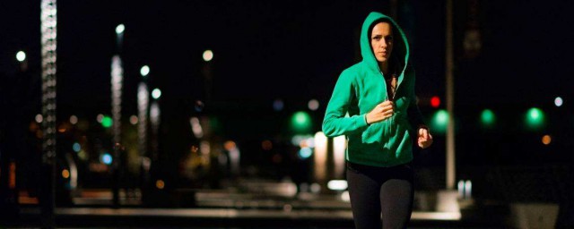 为什么这段时间最适合夜跑呢(为什么夜跑比较好)