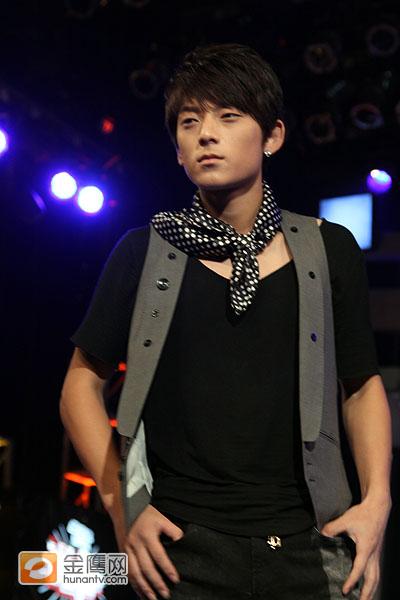 陈翔最帅的照片，中国最帅的十大男(陈翔太帅了)