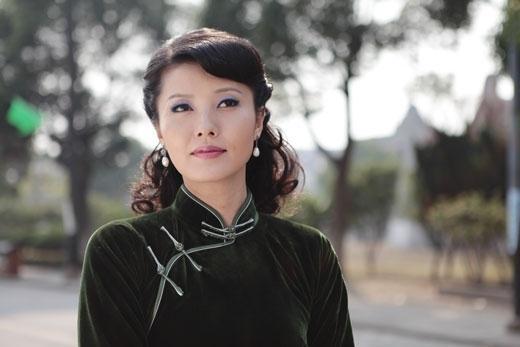 曲虹霓，1994年大陆女演员(2002年中国内地女演员)