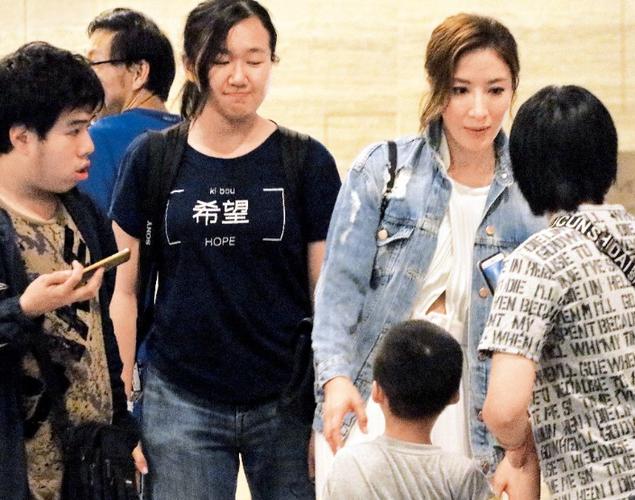 杨毅老婆,于毅的妻子是谁(杨毅的媳妇儿是干什么的)