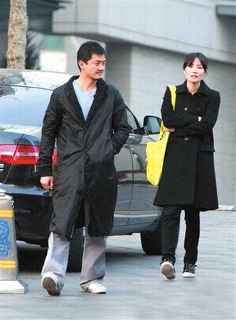 李亚鹏的老婆现在是谁,谢霆锋带三(李亚鹏几个老婆)