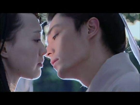 王传一吻戏，颖儿跟王传一唱歌视频(颖儿和王传一演过的电视剧)