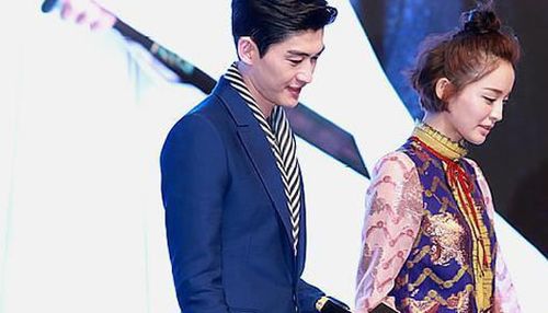 娜扎张翰否认复合，杨幂双马尾青春(娜扎甩张翰天涯)