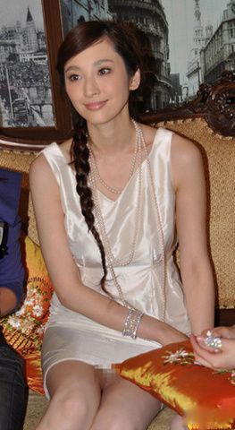 走光露毛，朱婷打球裤子突然开了