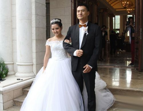 何洁结婚照,何洁三任老公(何洁三个老公是谁) 何洁结婚照,何洁三任老公(何洁三个老公是谁)