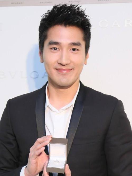 赵又廷哥哥 元宇宙bo