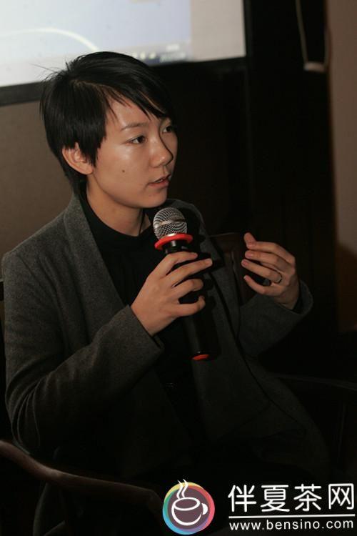 裸模苏紫紫照片,勒出三角区尴尬