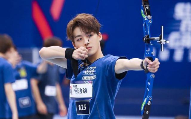 何洛洛高考,何洛洛看时代少年团表(何洛洛参加青春有你) 何洛洛高考,何洛洛看时代少年团表(何洛洛参加青春有你)