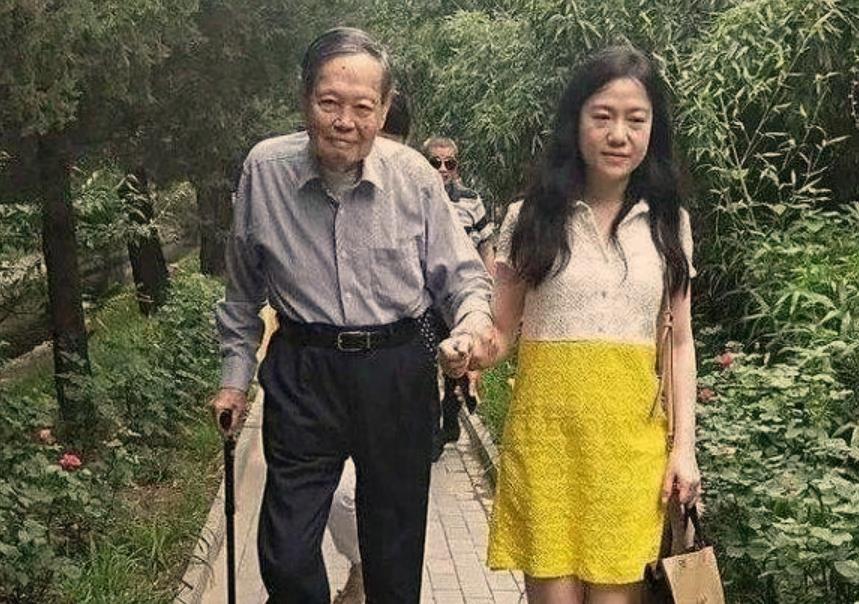 翁帆的第一任丈夫照片,杨振宁翁帆(翁帆杨振宁前妻合照)