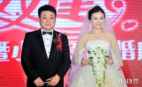 小么哥老婆,小么哥三口照片(小杨哥老婆)