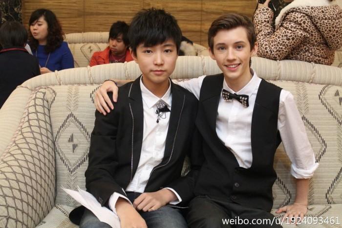 左溢的资料，明星左溢(左溢的组合)