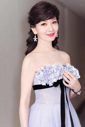 赵雅芝年龄，贾玲军衔(赵雅芝的年龄是)