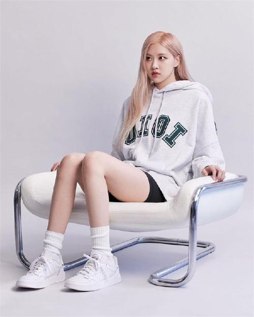 泰国lisa多高多重，Lisa身(泰国lisa个人资料身高体重)