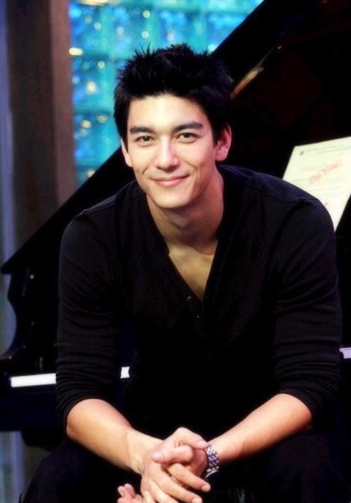 丹尼斯吴图片,丹尼斯吴头像(丹尼斯吴的个人信息)