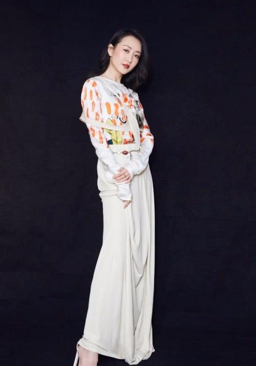 王鸥年龄,明星年龄几乎都是假的(王鸥个人年龄身高)