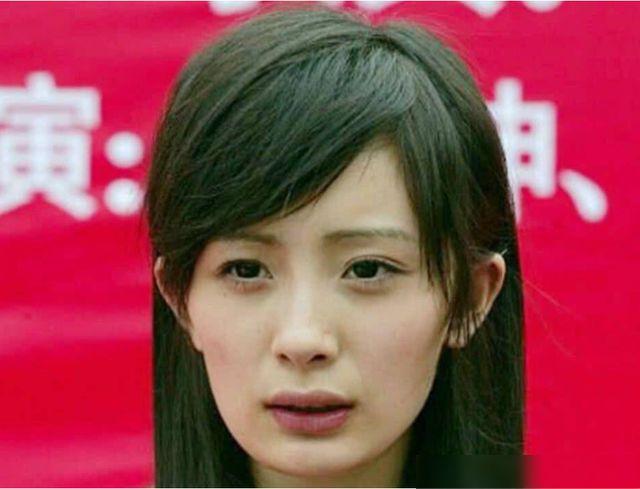 杨幂隆胸前照片,杨幂真的丰胸了吗