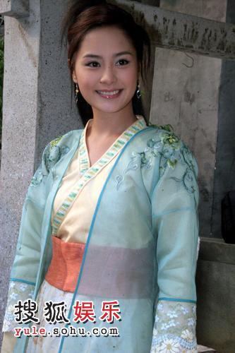 钟欣桐简历，钟欣桐的组合叫什么