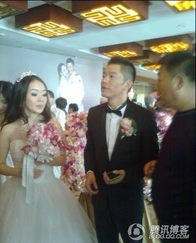 曾毅老婆李娜资料，首席医官曾毅和(李娜为什么和曾毅结婚)