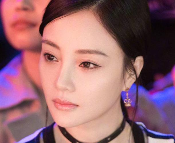 李小璐的胸部,李小璐是怎么丰胸的(李小璐用什么丰胸的) 李小璐的胸部,李小璐是怎么丰胸的(李小璐用什么丰胸的)