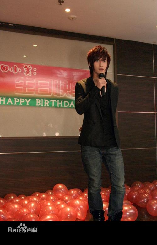 刘洲成个人资料，刘洲成家境(刘洲成生活照片)