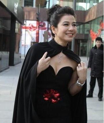 潘迎紫没有修饰的近照图(潘迎紫年轻美照)