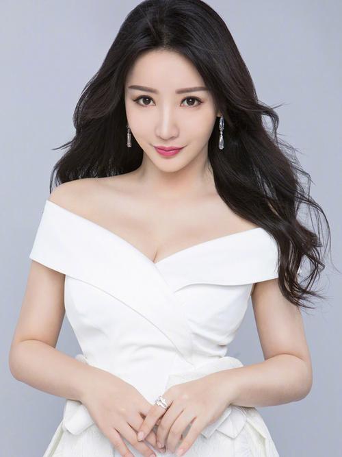 柳岩个人资料，柳岩最新消息(柳岩的个人)