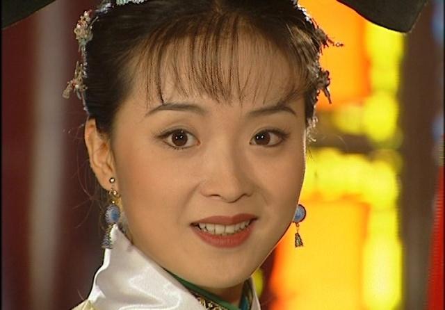 王艳结婚照，44岁王艳近照老态尽(王艳结婚照片)