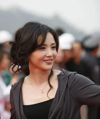 丁佩年轻时的照片，向华强丁佩结婚(向华强丁佩为什么结婚)