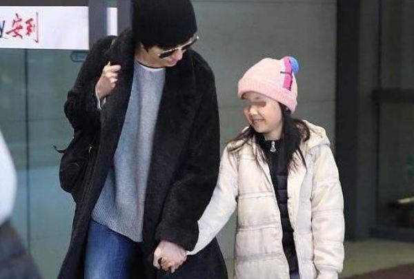 袁泉和夏雨，井柏然何炅(夏雨袁泉访谈节目)