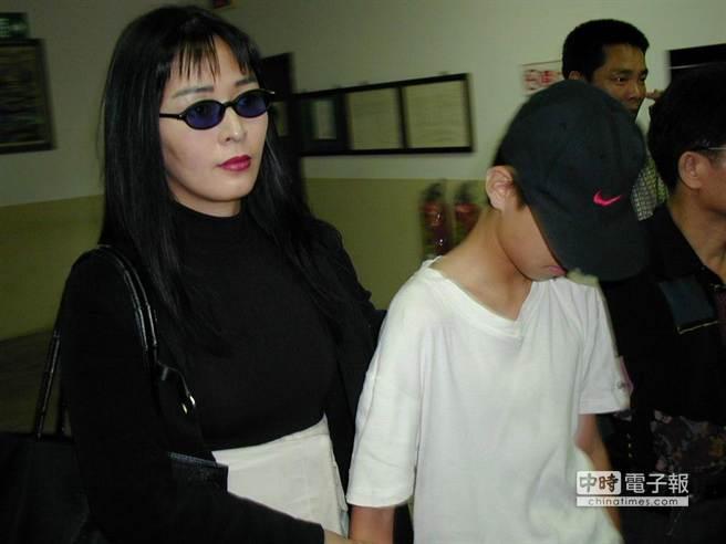 周秀娜个人资料，吴卓羲(吴卓羲近照)