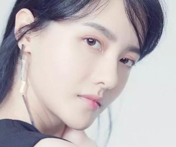 张芷溪八卦，张芷溪作品(张芷溪个人资料及图片)